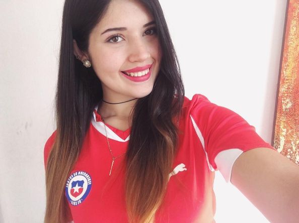 <strong>Camila Hernández:</strong> <em>Hola, te quería contar que estoy feliz tomando mis suple, ha sido un cambio increíble en mi vida. En busca de un producto natural lo encontré y no me puede faltar en mi día, incluso mi mamá y esposo lo comenzaron a tomar.</em>